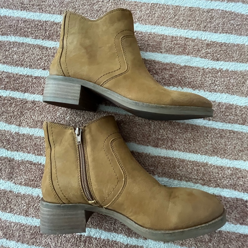 Lucky Brand Women's Faydren Boot Size 7